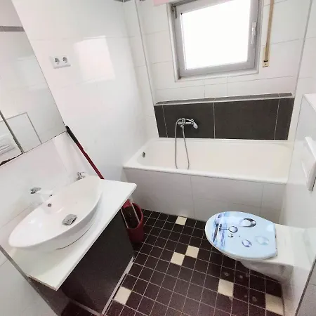 Fmi 44accommodation * 루셀스하임