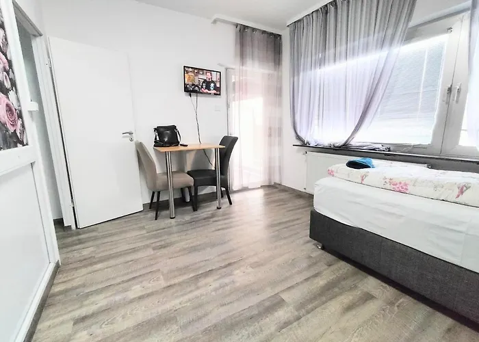 Ads44,accommodation *